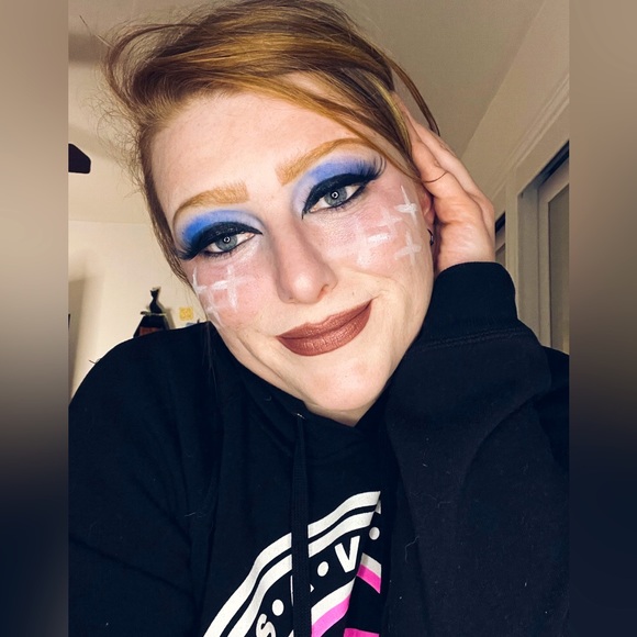 Meet your Posher, Jessica!! Nice to meet yall👻🎃🛍️💗 - Picture 1 of 1